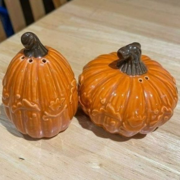 Autumn Pumpkin Ceramic Salt‎ and Pepper Shakers Kitchen Fall Decor - Picture 3 of 4